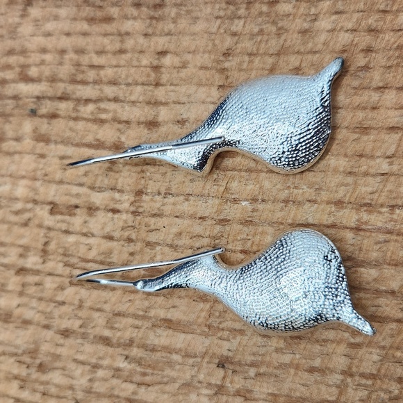 Beautiful Calla Lily‎ Floral Drop Earrings Silver - Picture 3 of 4